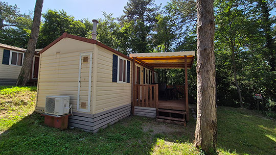 2 Klassenfahrt Triest CampingVillageMarePineta Mobilheimaussen