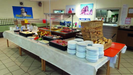 5 Klassenfahrt Rügen FeriendorfUmmanz Frühstücksbüffet