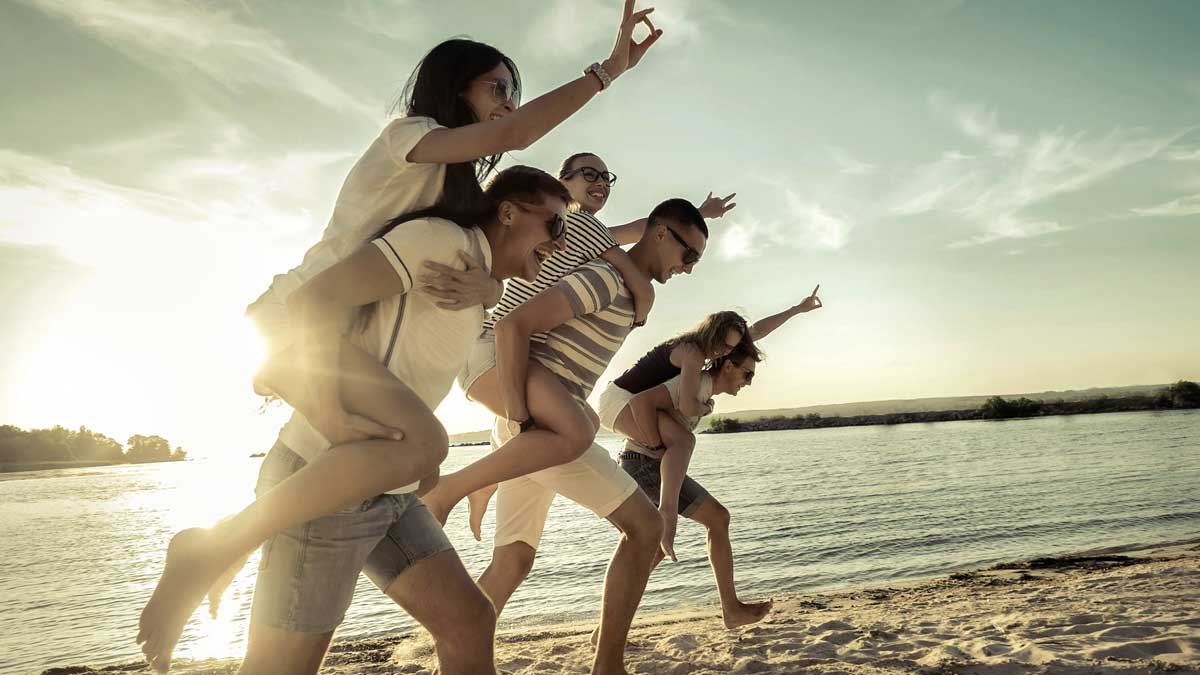 Schüler am Strand von Zandvoort