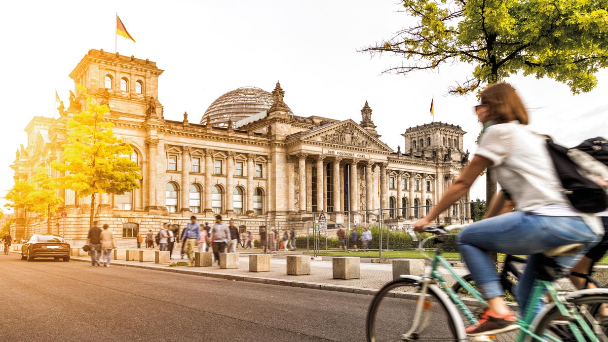 Reichstagsgebäude bei Sonnenschein