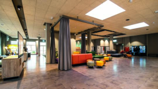 5 Klassenfahrt Berlin a&oBerlinMitteOstbahnhof Lobby