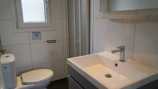 4 Klassenfahrt Noordwijk EuroParcsNoordwijkseDuinen Badezimmer