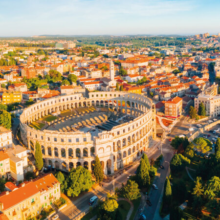 Pula mit Amphitheater 