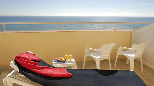 2 Klassenfahrt Barcelona MittelklassehotelsCostaMaresme Balkon