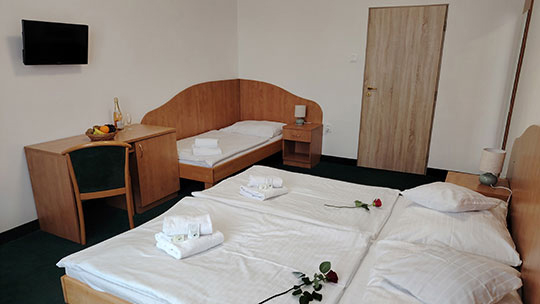 3 Klassenfahrt Prag Hotel Legie Dreibettzimmer