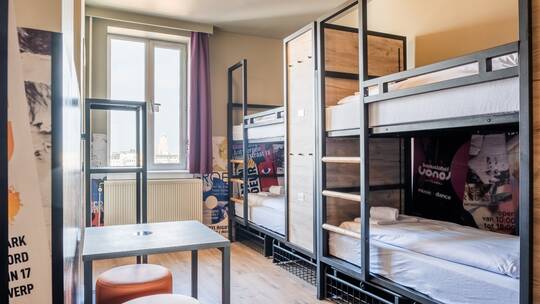 2 Klassenfahrt Antwerpen a&oAntwerpenCentraal Mehrbettzimmer