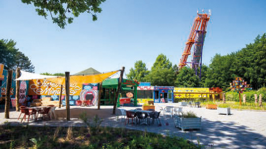 4 Klassenfahrt Biddinghuizen WalibiVillage EingangFreizeitpark