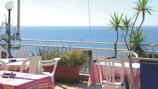 Hotel oder Residence-Anlagen mit Hotelservice ★★★ Hotel oder Residence-Anlagen mit Hotelservice ★★★