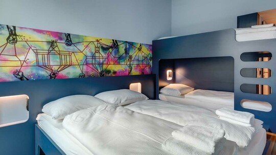 MEININGER Hotel Berlin East Side Gallery MEININGER Hotel Berlin East Side Gallery