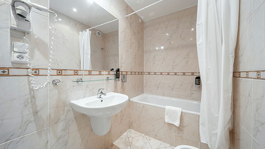 2 Klassenfahrt Prag Hotel Raffaello Badezimmer