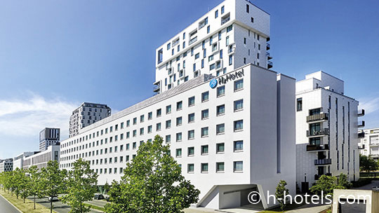 3 Klassenfahrt Duesseldorf H2 Aussenansicht 3 Klassenfahrt Duesseldorf H2 Aussenansicht