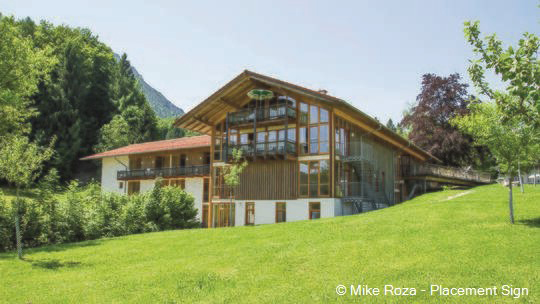 1 Klassenfahrt ChiemgauerAlpen Labenbachhof Außenansicht 1 Klassenfahrt ChiemgauerAlpen Labenbachhof Außenansicht