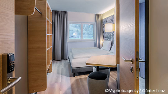 1 Klassenfahrt Mittenwald B&BHotelMittenwald Doppelzimmer 1 Klassenfahrt Mittenwald B&BHotelMittenwald Doppelzimmer