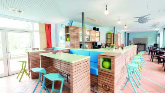 3 Klassenfahrt Bodensee JugendherbergeLindau Sitzgelegenheiten