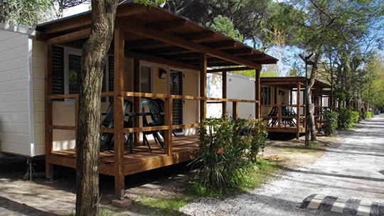 2 Klassenfahrt Versiliaküste CampingBoscoVerde Bungalow