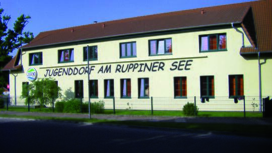 1 Klassenfahrt BrandenburgischeSeen JugenddorfamRuppinerSee Außenansicht