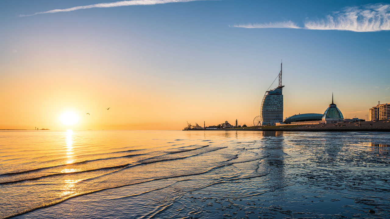 Sonnenuntergang am Meer in Bremerhaven 