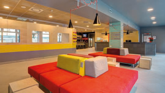 3 Klassenfahrt Mailand MEININGERHotelMilanoGaribaldi Aufenthaltsbereich