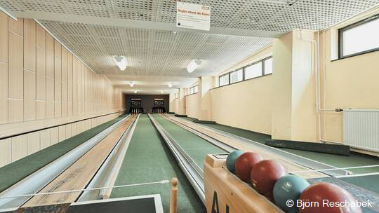 5 Klassenfahrt Wernigerode JHWernigerode Kegelbahn