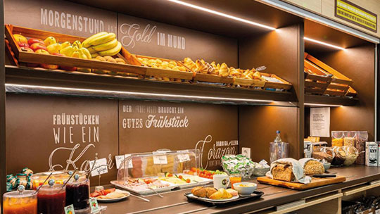 2 Klassenfahrt Essen BnB Fruestueck1 2 Klassenfahrt Essen BnB Fruestueck1