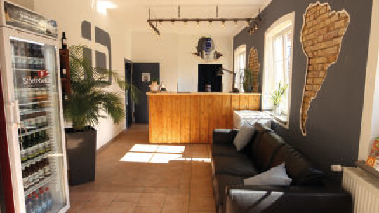 5 Klassenfahrt Rostock bluedoorsKTVHostel Lobby