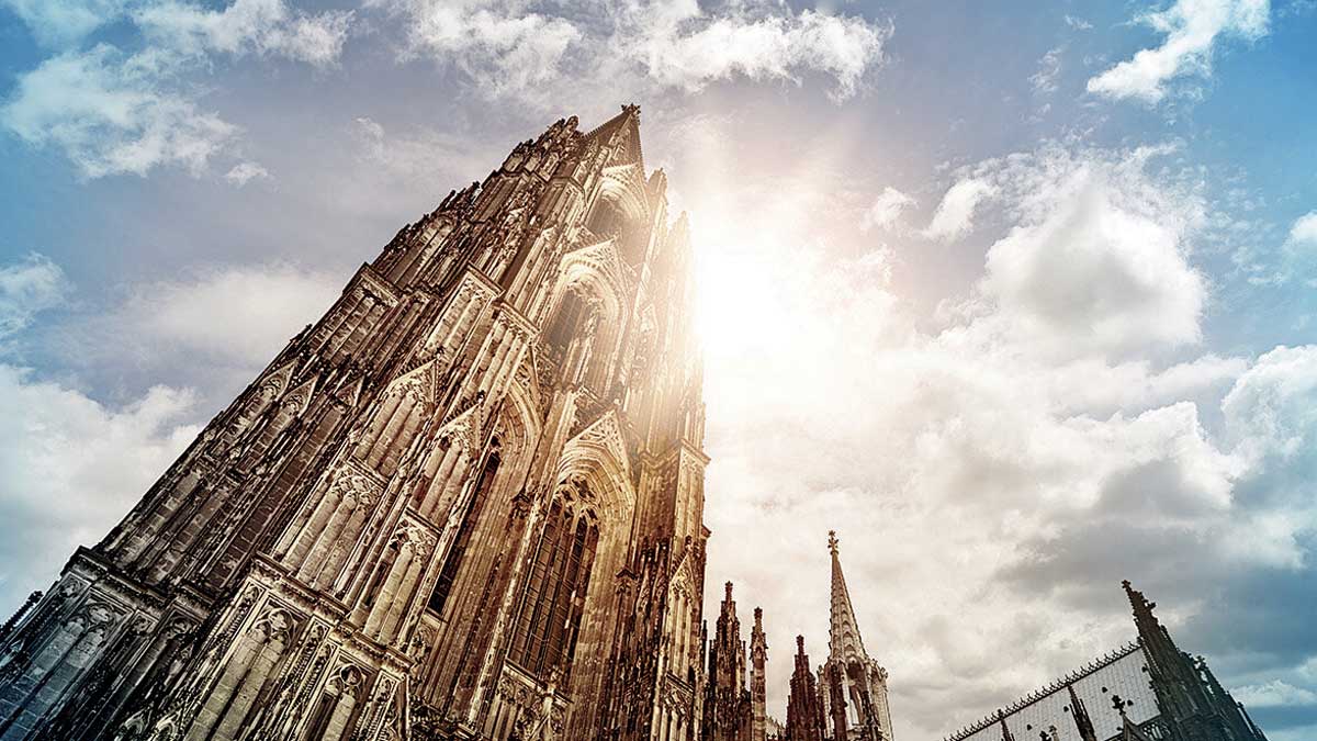 Kölner Dom von unten photographiert