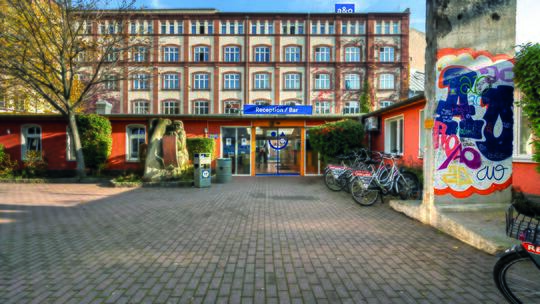 1 Klassenfahrt Berlin a&oBerlinFriedrichshain Eingang