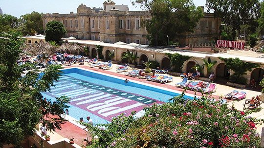 1 Klassenfahrt Malta Sprachcaffe Pool