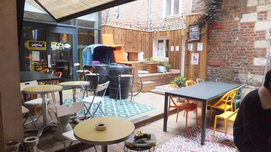 4 Klassenfahrt Lille ThePeopleHostelLille Innenhof