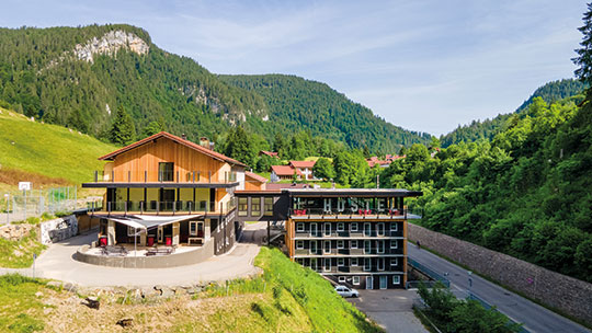 1 Klassenfahrt OberstdorfimAllgäu OberstdorfHostel Aussenansicht 1 Klassenfahrt OberstdorfimAllgäu OberstdorfHostel Aussenansicht