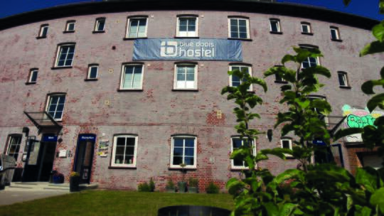 4 Klassenfahrt Rostock bluedoorsKTVHostel Außenansicht