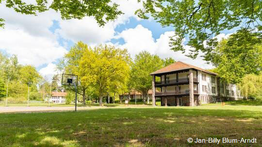 2 Klassenfahrt BrandenburgischeSeen seezeitresortamwerbellinsee Quartiervonaußen 2 Klassenfahrt BrandenburgischeSeen seezeitresortamwerbellinsee Quartiervonaußen