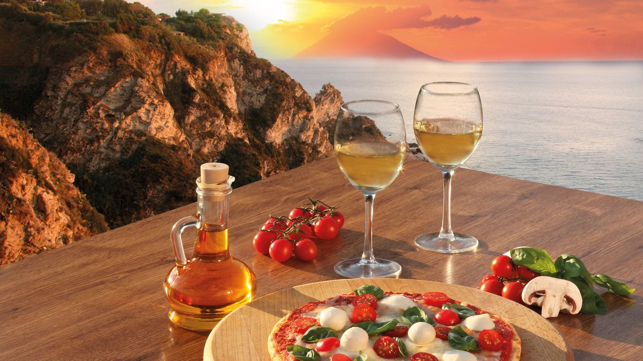 Gruppenreisen Italien Italienische Pizza bei Sonnenuntergang