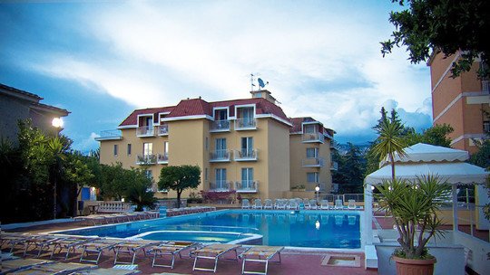z. B. Grand Hotel Parco del Sole ★★★★ z. B. Grand Hotel Parco del Sole ★★★★