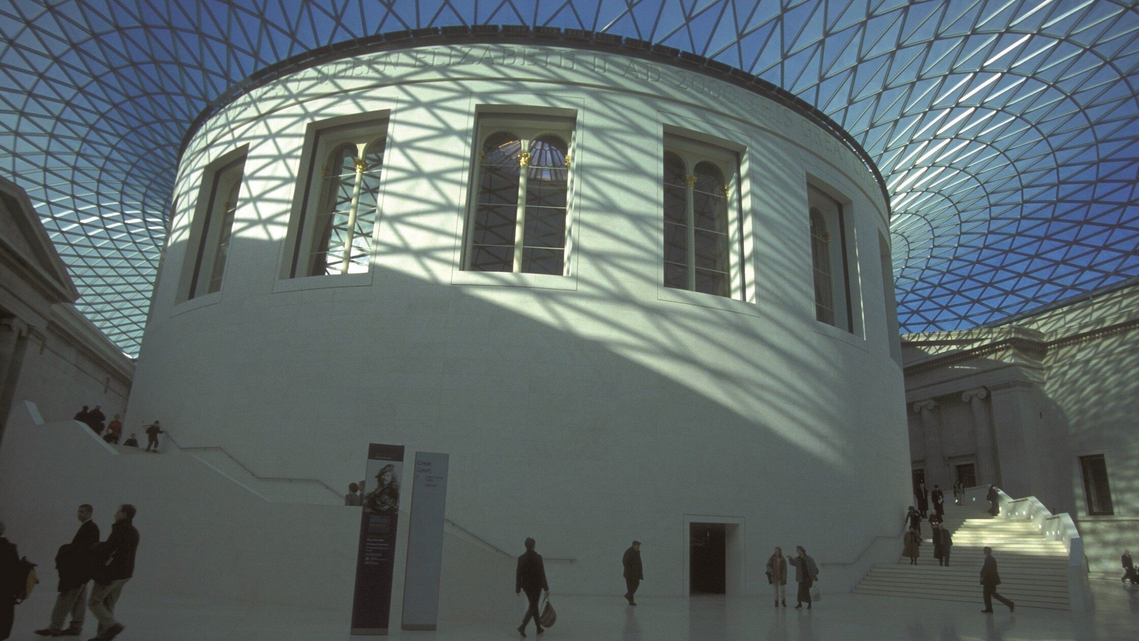 Das kunstvolle Dach des British Museums
