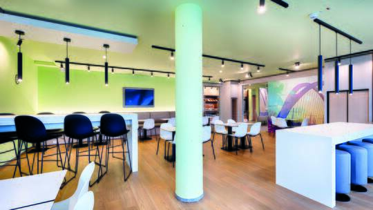 3 Klassenfahrt Strasbourg B&BHotelKehl Frühstücksbereich