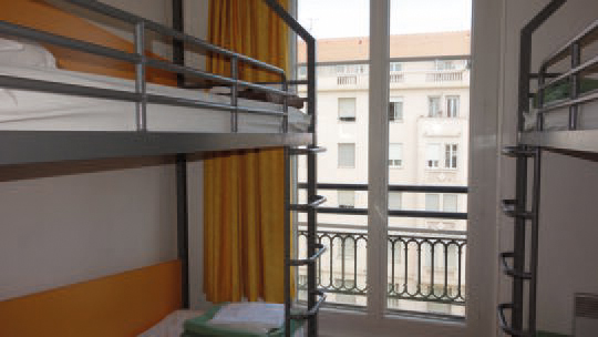 1 Klassenfahrt Nizza JugendherbergelesCamelias Mehrbettzimmer