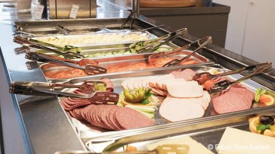 5 Klassenfahrt Sauerland JHBiggesee Frühstücksraum 5 Klassenfahrt Sauerland JHBiggesee Frühstücksraum