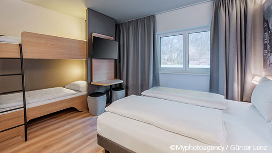 2 Klassenfahrt Mittenwald B&BHotelMittenwald Vierbettzimmer 2 Klassenfahrt Mittenwald B&BHotelMittenwald Vierbettzimmer