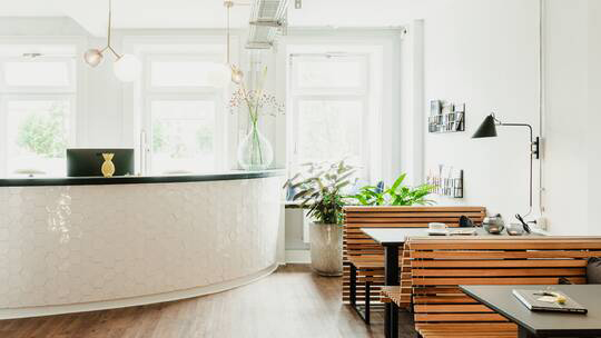 4 Klassenfahrt Hamburg PyjamaParkHotelundHostelReeperbahn Rezeption