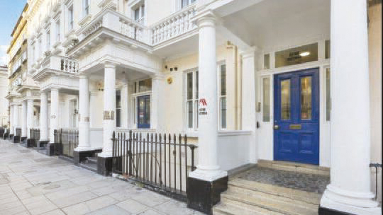 3 Klassenfahrt London AstorVictoria Eingang