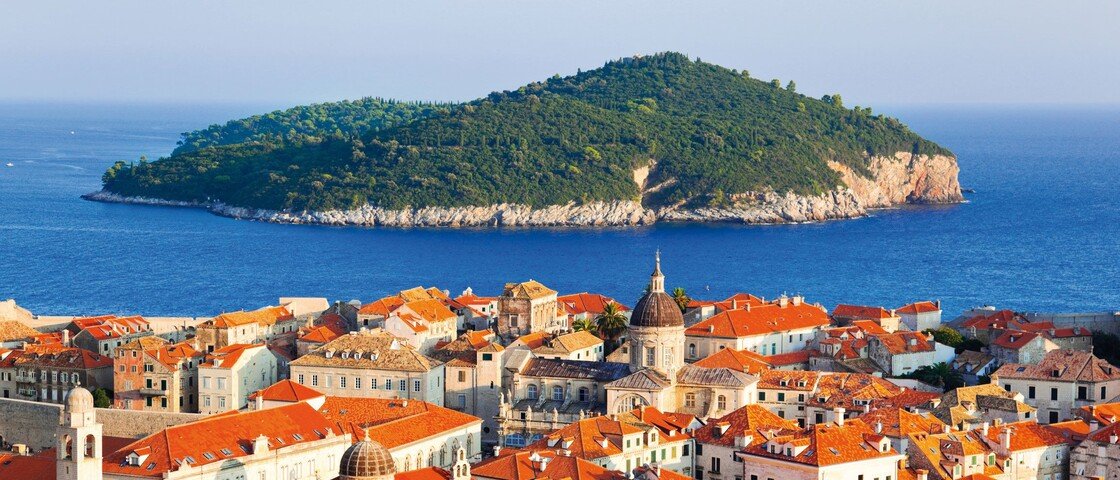 Kroatische Stadt mit Insel