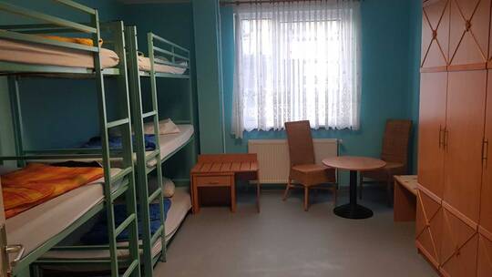 3 Klassenfahrt Usedom SchullandheimCampPeenemünde HausWollin Mehrbettzimmerklein