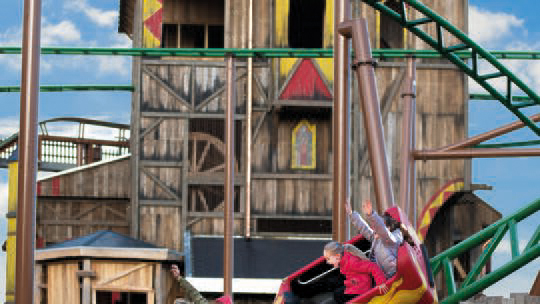 3 Klassenfahrt Emsland_SchlossDankern FerienzentrumSchlossDankern HausTypA Achterbahn