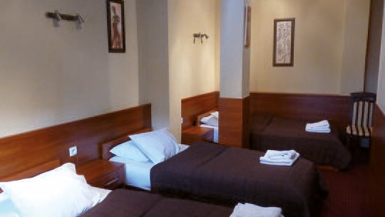 2 Klassenfahrt Krakau HotelMaksymilian Dreibettzimmer