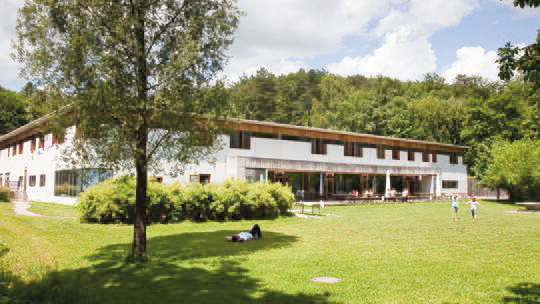 1 Klassenfahrt StarnbergerSee JugendherbergePossenhofen Außenansicht 1 Klassenfahrt StarnbergerSee JugendherbergePossenhofen Außenansicht