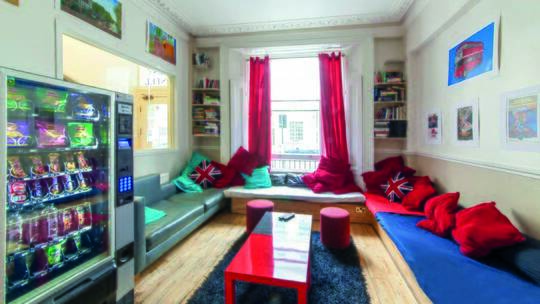 1 Klassenfahrt London AstorKensington Aufenthaltsraum