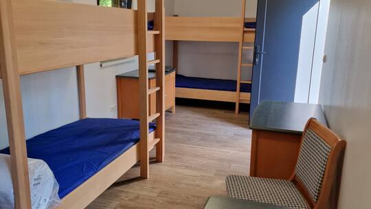 4 Klassenfahrt Usedom SchullandheimCampPeenemünde TinyHäuser Hausinnen