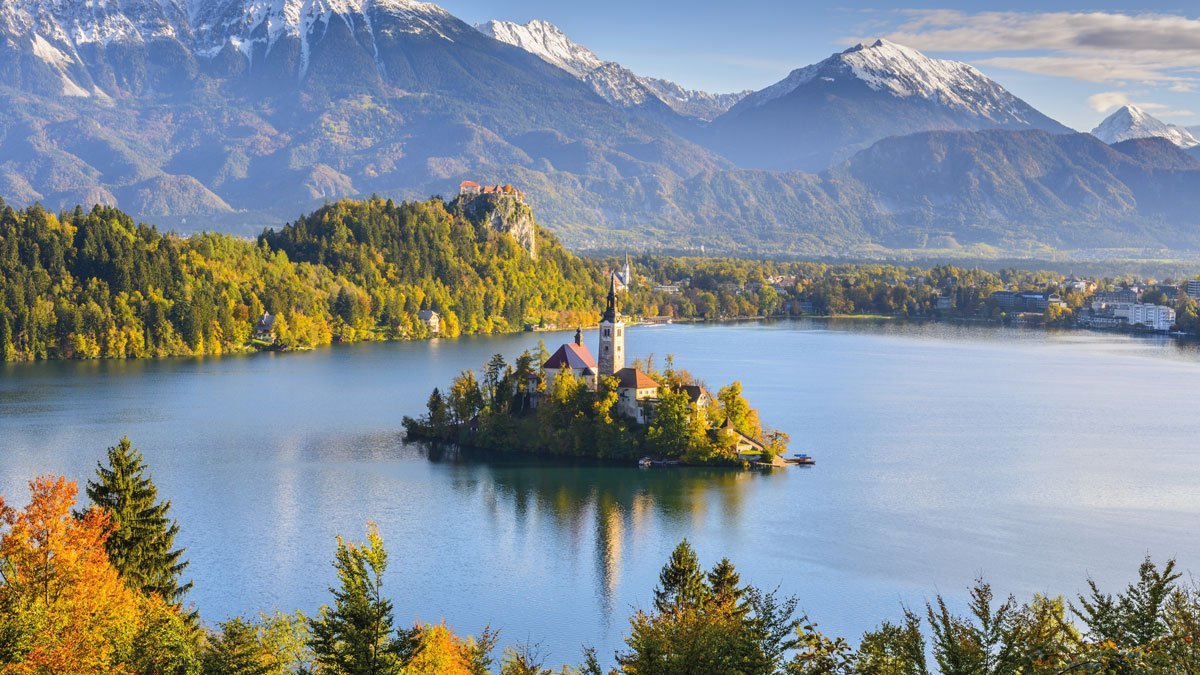 Blick auf den schönsten See Sloweniens in Bled