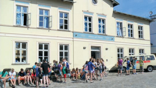 1 Klassenfahrt Rügen HausamSund Außenansicht